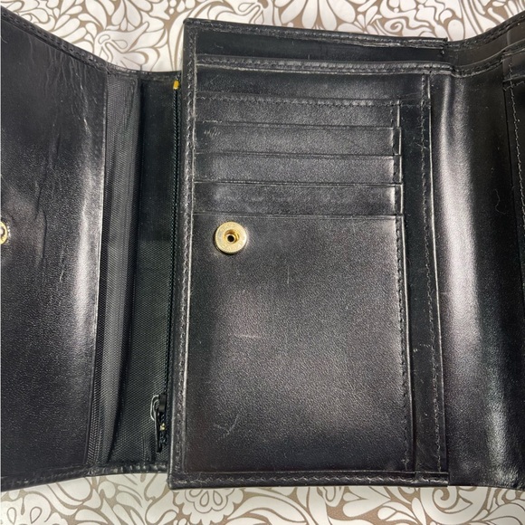 ST. JOHN Black Leather Trifold Wallet - Picture 9 of 15